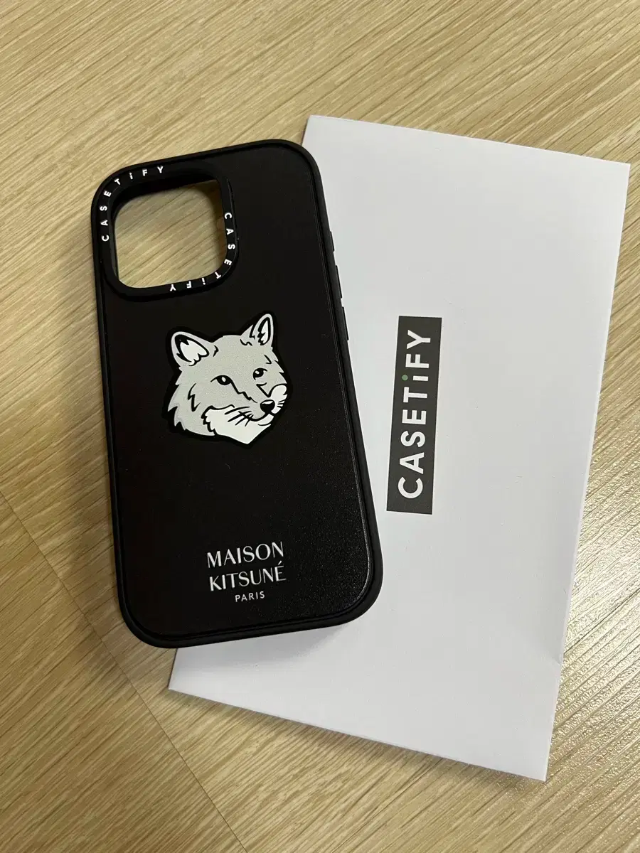 新品未使用　CASETIFY MAISON KITSNE 16pro MAISON KITSUNE x CASETIFY IPHONE 16 PRO GLAM FOX MAGSAFE CASE